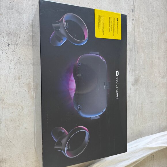 Oculus Quest - Brand New in Box (Unopened) - Picture 4 of 4